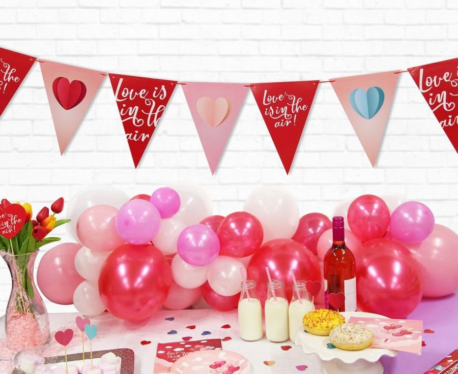 Liebe Love is in the air Wimpelkette 270 cm
