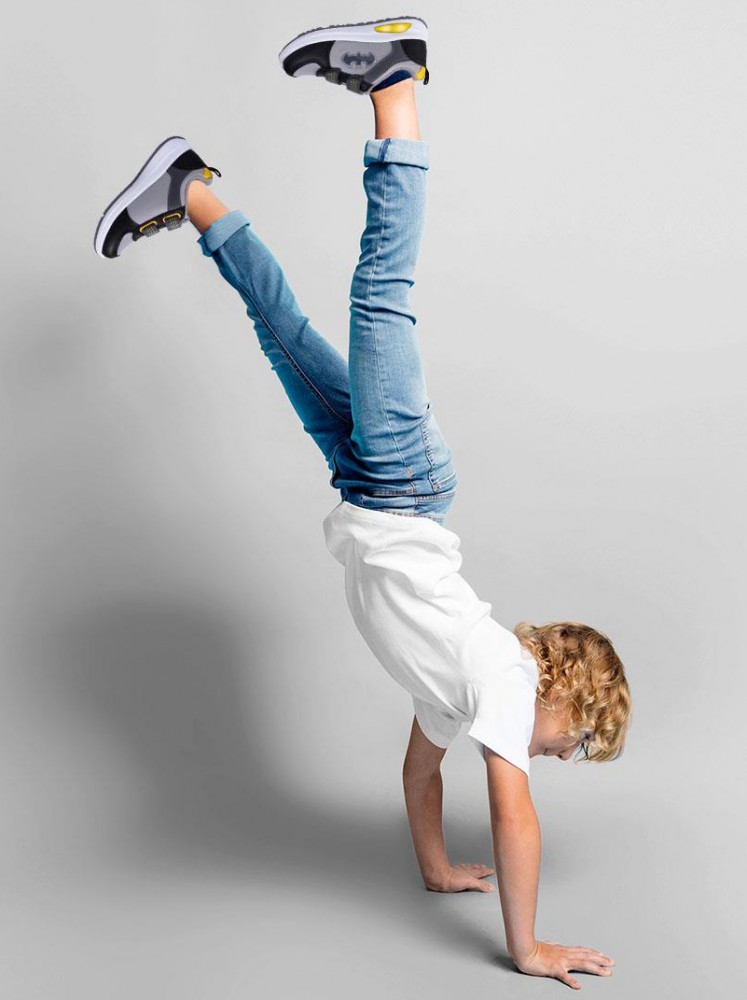 Batman LED-Blink-, Leuchtschuhe Größe 28