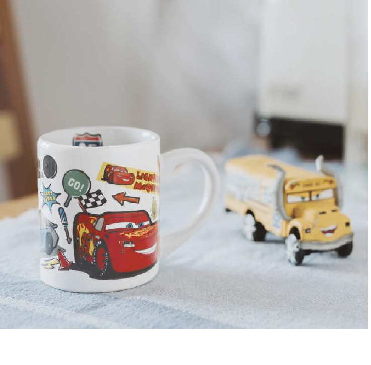 Disney Cars Stickers Porzellanbecher 235 ml (8 oz) im Geschenkkarton